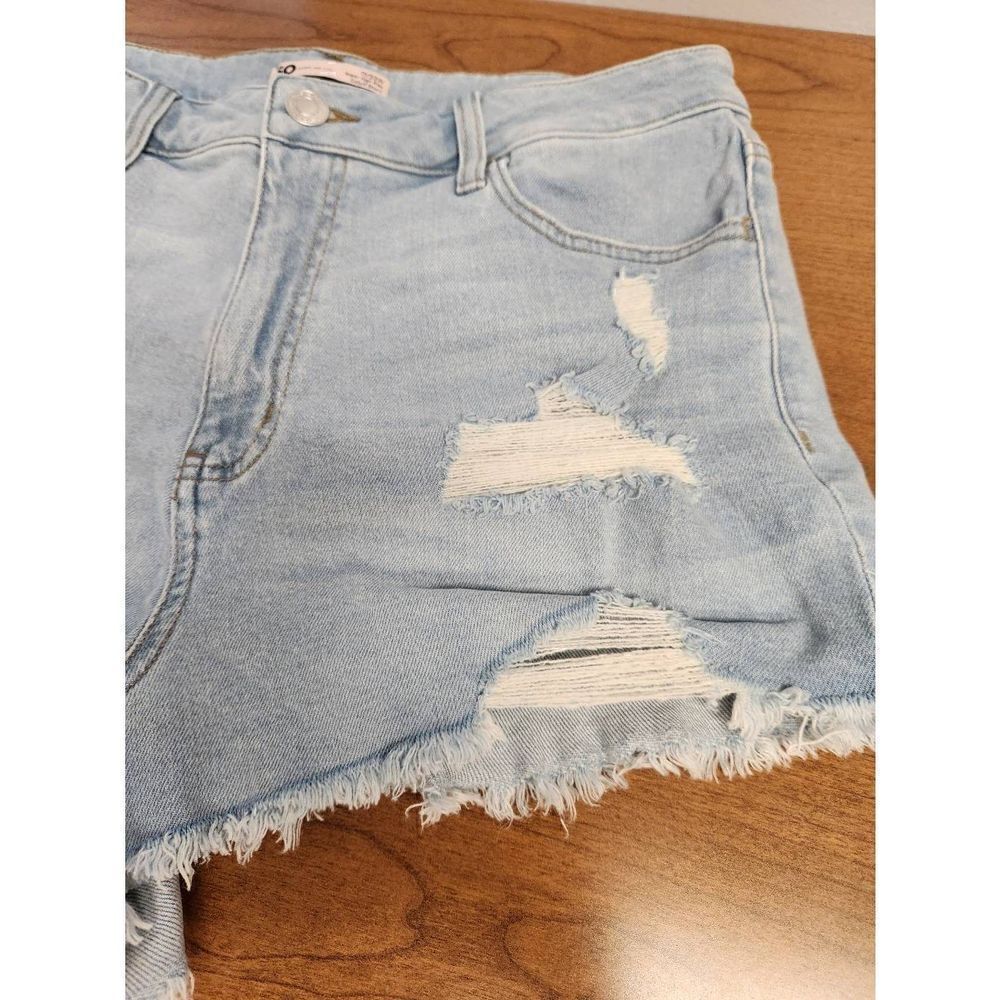💕SO 17 Super High Rise Denim Shorts - Picture 2 of 5